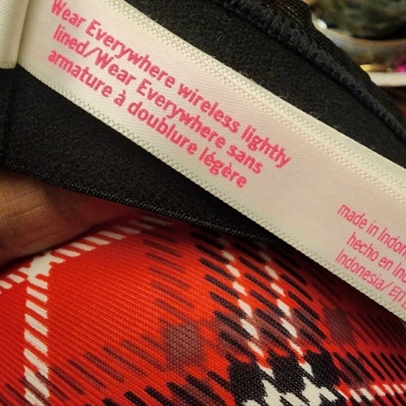 PINK Victoria's Secret Where Everywhere Wireless Lightly Lined Bra - Picture 3 of 10